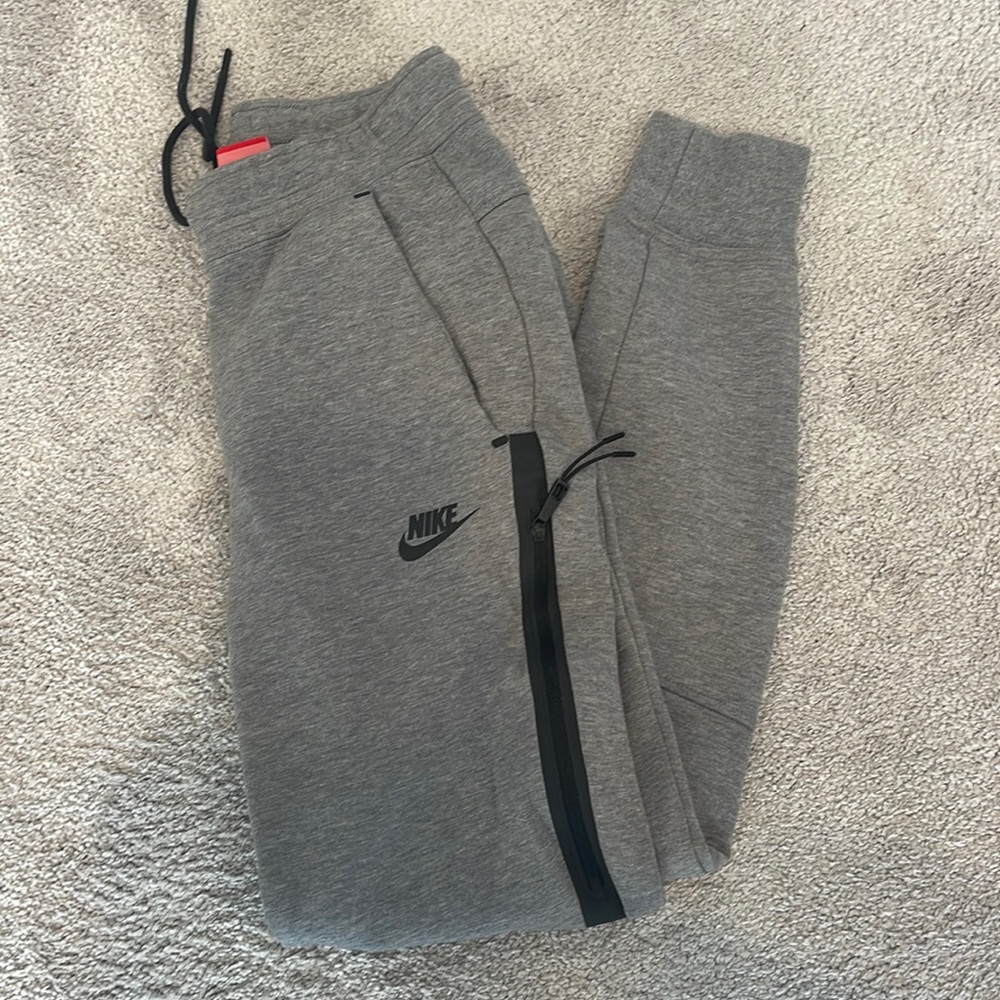 Nike tech fleece pants